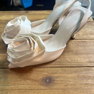 NWOT ASOS  Sia corsage slingback mid heeled shoes in ivory